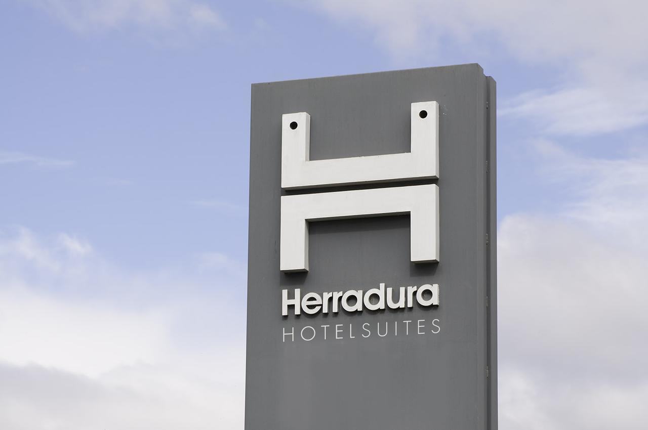 Herradura Hotel Suites Neuquén Екстериор снимка