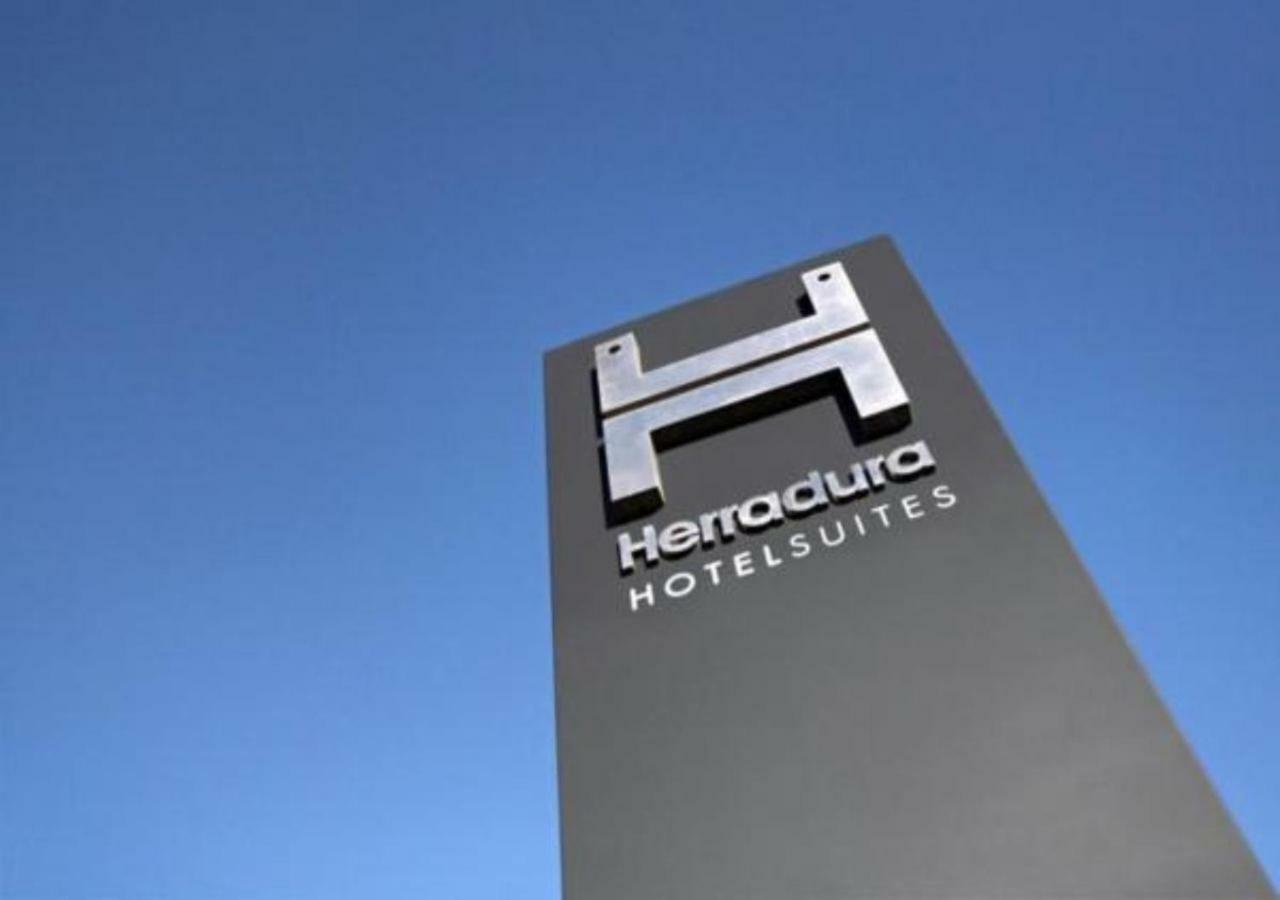 Herradura Hotel Suites Neuquén Екстериор снимка